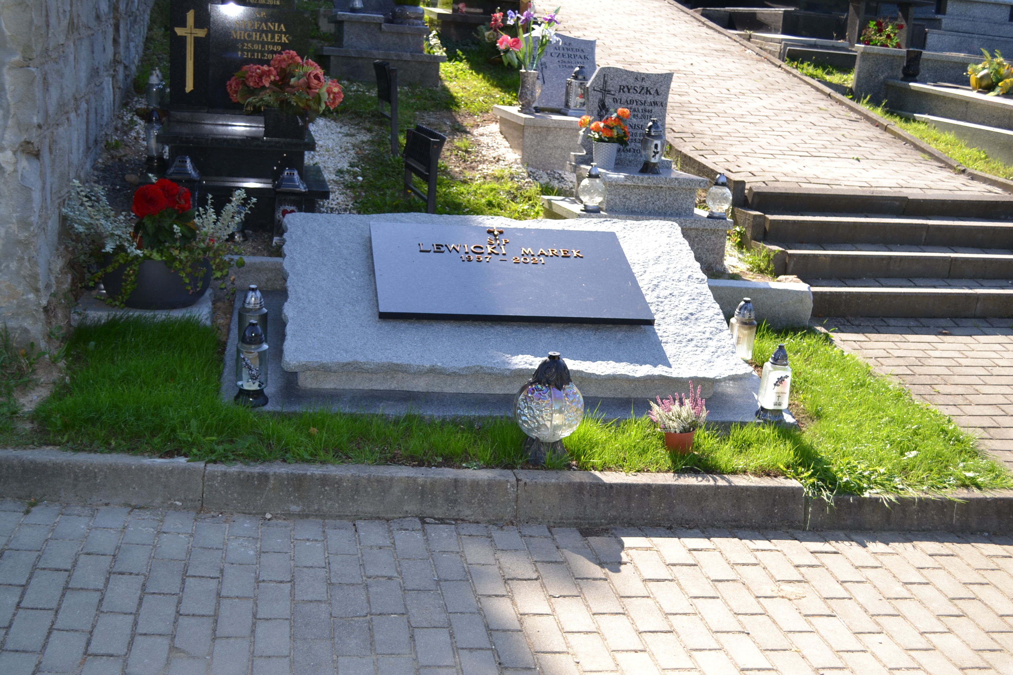 Marek Lewicki 1957 Polanica Zdrój - Grobonet - Wyszukiwarka osób pochowanych